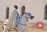 Image Français cavaliers Rabat Maroc, 1942, de la seconde 25 séquences d'archives historiques vidéo 65675020490