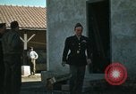 Immagine di Il Brigadiere Generale Theodore Roosevelt Jr e il Maggiore Generale Terry Allen Il Nord Africa, 1942, secondo 32 filmato di repertorio 65675020504