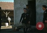 Immagine di Il Brigadiere Generale Theodore Roosevelt Jr e il Maggiore Generale Terry Allen Il Nord Africa, 1942, secondo 35 filmato di repertorio 65675020504
