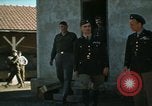 Immagine di Il Brigadiere Generale Theodore Roosevelt Jr e il Maggiore Generale Terry Allen Il Nord Africa, 1942, secondo 36 filmato di repertorio 65675020504
