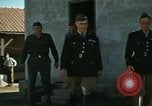 Immagine di Il Brigadiere Generale Theodore Roosevelt Jr e il Maggiore Generale Terry Allen Il Nord Africa, 1942, secondo 37 filmato di repertorio 65675020504