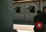 Immagine di Il Brigadiere Generale Theodore Roosevelt Jr e il Maggiore Generale Terry Allen Il Nord Africa, 1942, secondo 47 filmato di repertorio 65675020504