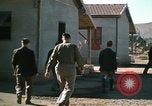 Immagine di Il Brigadiere Generale Theodore Roosevelt Jr e il Maggiore Generale Terry Allen Il Nord Africa, 1942, secondo 51 filmato di repertorio 65675020504