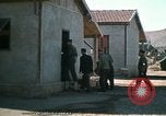 Immagine di Il Brigadiere Generale Theodore Roosevelt Jr e il Maggiore Generale Terry Allen Il Nord Africa, 1942, secondo 60 filmato di repertorio 65675020504