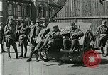 Image austro-hongrois équipés d'artillerie de campagne pose des soldats Autriche, 1917, de la seconde 9 séquences d'archives historiques vidéo 65675020557