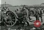 Image austro-hongrois équipés d'artillerie de campagne pose des soldats Autriche, 1917, de la seconde 24 séquences d'archives historiques vidéo 65675020557