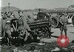 Image austro-hongrois équipés d'artillerie de campagne pose des soldats Autriche, 1917, de la seconde 25 séquences d'archives historiques vidéo 65675020557