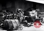Immagine di Forniture di imballaggio Papua Nuova Guinea, 1944, secondo 36 filmato di repertorio 65675020561