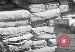 Immagine di Forniture di imballaggio Papua Nuova Guinea, 1944, secondo 60 filmato di repertorio 65675020561