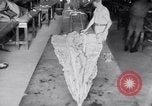 Immagine di Forniture di imballaggio Papua Nuova Guinea, 1944, secondo 52 filmato di repertorio 65675020563