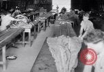 Immagine di Forniture di imballaggio Papua Nuova Guinea, 1944, secondo 54 filmato di repertorio 65675020563