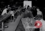 Immagine di Forniture di imballaggio Papua Nuova Guinea, 1944, secondo 55 filmato di repertorio 65675020563