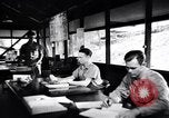 Image qu'elle largue des fournitures Papouasie Nouvelle Guinée, 1944, de la seconde 24 séquences d'archives historiques vidéo 65675020564