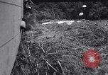 Image qu'elle largue des fournitures Salamaua Papouasie Nouvelle Guinée, 1944, de la seconde 26 séquences d'archives historiques vidéo 65675020565