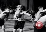 Image school children Berlin Allemagne, 1944, de la seconde 29 séquences d'archives historiques vidéo 65675020574