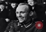 Image l'artiste de cirque Berlin Allemagne, 1944, de la seconde 6 séquences d'archives historiques vidéo 65675020575