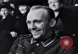 Image l'artiste de cirque Berlin Allemagne, 1944, de la seconde 7 séquences d'archives historiques vidéo 65675020575