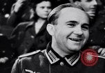 Image l'artiste de cirque Berlin Allemagne, 1944, de la seconde 14 séquences d'archives historiques vidéo 65675020575