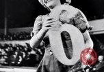 Image l'artiste de cirque Berlin Allemagne, 1944, de la seconde 43 séquences d'archives historiques vidéo 65675020575