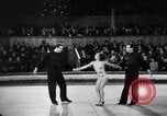 Image l'artiste de cirque Berlin Allemagne, 1944, de la seconde 44 séquences d'archives historiques vidéo 65675020575