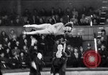 Image l'artiste de cirque Berlin Allemagne, 1944, de la seconde 52 séquences d'archives historiques vidéo 65675020575
