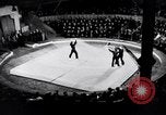 Image l'artiste de cirque Berlin Allemagne, 1944, de la seconde 59 séquences d'archives historiques vidéo 65675020575