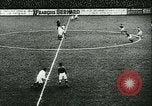 Standbild Fussballspiel Deutschland, 1942, aus Sekunde 7 historischem Filmmaterial Videoclip 65675020595