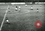 Standbild Fussballspiel Deutschland, 1942, aus Sekunde 10 historischem Filmmaterial Videoclip 65675020595