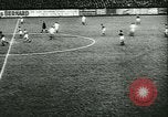 Standbild Fussballspiel Deutschland, 1942, aus Sekunde 11 historischem Filmmaterial Videoclip 65675020595