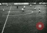 Standbild Fussballspiel Deutschland, 1942, aus Sekunde 12 historischem Filmmaterial Videoclip 65675020595