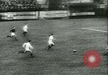 Standbild Fussballspiel Deutschland, 1942, aus Sekunde 21 historischem Filmmaterial Videoclip 65675020595