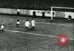 Standbild Fussballspiel Deutschland, 1942, aus Sekunde 24 historischem Filmmaterial Videoclip 65675020595