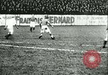 Standbild Fussballspiel Deutschland, 1942, aus Sekunde 29 historischem Filmmaterial Videoclip 65675020595