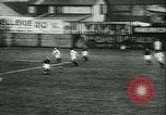 Standbild Fussballspiel Deutschland, 1942, aus Sekunde 32 historischem Filmmaterial Videoclip 65675020595