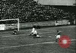 Standbild Fussballspiel Deutschland, 1942, aus Sekunde 36 historischem Filmmaterial Videoclip 65675020595