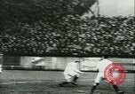 Standbild Fussballspiel Deutschland, 1942, aus Sekunde 44 historischem Filmmaterial Videoclip 65675020595