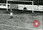 Standbild Fussballspiel Deutschland, 1942, aus Sekunde 50 historischem Filmmaterial Videoclip 65675020595