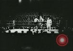 Standbild Boxkampf Deutschland, 1942, aus Sekunde 5 historischem Filmmaterial Videoclip 65675020596