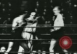 Standbild Boxkampf Deutschland, 1942, aus Sekunde 9 historischem Filmmaterial Videoclip 65675020596