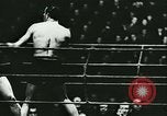 Standbild Boxkampf Deutschland, 1942, aus Sekunde 17 historischem Filmmaterial Videoclip 65675020596