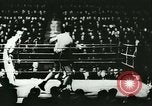 Standbild Boxkampf Deutschland, 1942, aus Sekunde 27 historischem Filmmaterial Videoclip 65675020596