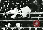 Standbild Boxkampf Deutschland, 1942, aus Sekunde 38 historischem Filmmaterial Videoclip 65675020596