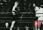 Standbild Boxkampf Deutschland, 1942, aus Sekunde 54 historischem Filmmaterial Videoclip 65675020596