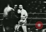 Standbild Boxkampf Deutschland, 1942, aus Sekunde 62 historischem Filmmaterial Videoclip 65675020596