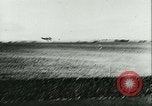 Standbild deutsche Truppen Tunesien Nordafrika, 1942, aus Sekunde 38 historischem Filmmaterial Videoclip 65675020598