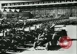 Immagine di Trattori e aratri Francia, 1942, secondo 3 filmato di repertorio 65675020604