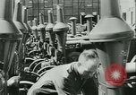 Immagine di Trattori e aratri Francia, 1942, secondo 10 filmato di repertorio 65675020604