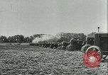 Immagine di Trattori e aratri Francia, 1942, secondo 18 filmato di repertorio 65675020604