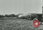 Immagine di Trattori e aratri Francia, 1942, secondo 19 filmato di repertorio 65675020604