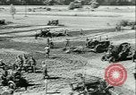 Immagine di Trattori e aratri Francia, 1942, secondo 26 filmato di repertorio 65675020604